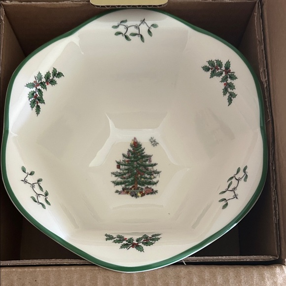Vintage Spode Christmas Tree Nut Bowl - Picture 2 of 3